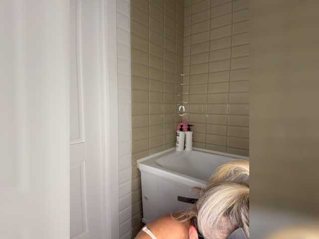 Hollena live cam preview