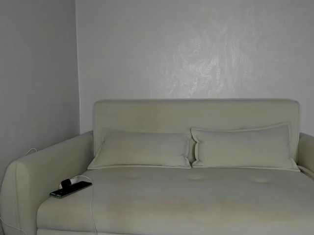 Hollena live cam preview