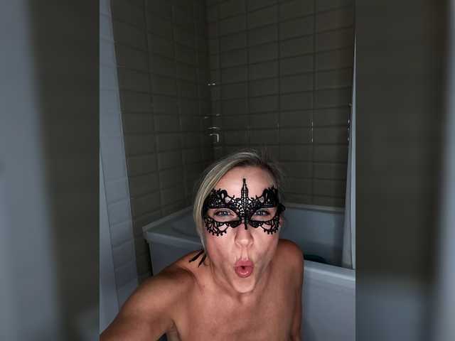 go to chat with Milfa_hot