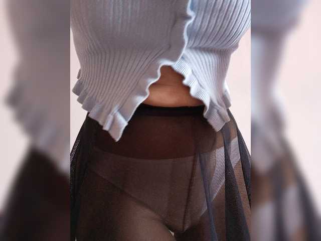 le modèle Leylla_ est en webcam porno dans un show sur le site bongacams, il possède les tags suivants: White/Caucasian,Brunette,Shaved