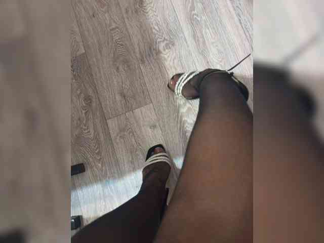 Leylla_ webcam