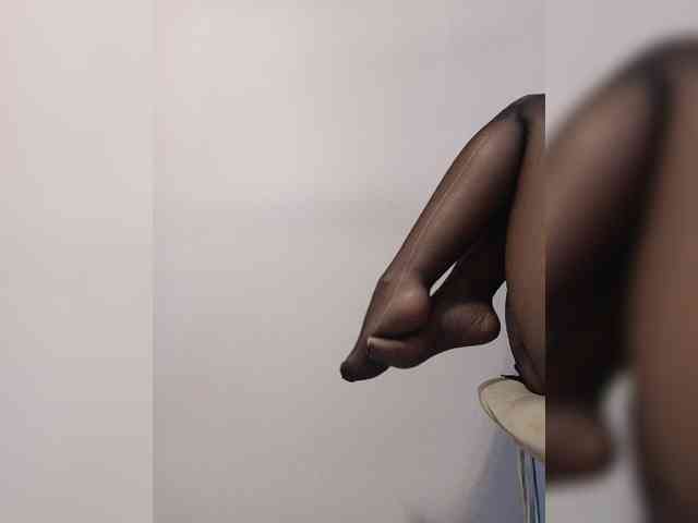 Leylla_ webcam