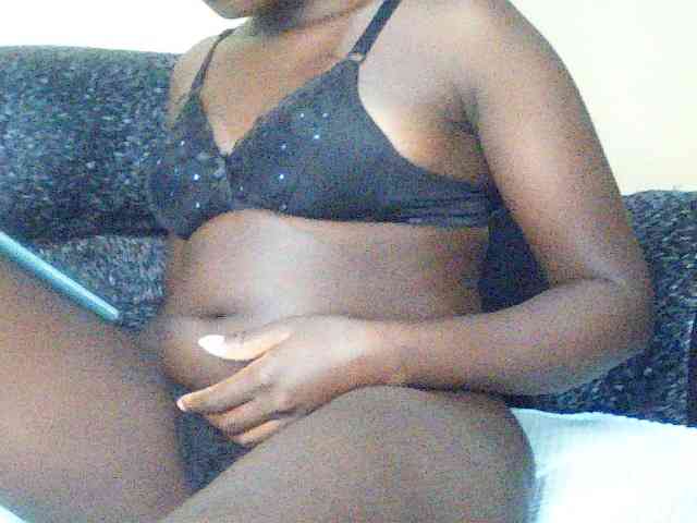 DivineAssGoddess webcam