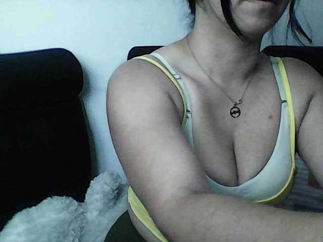 XiomaraSmith4 live cam on BongaCams