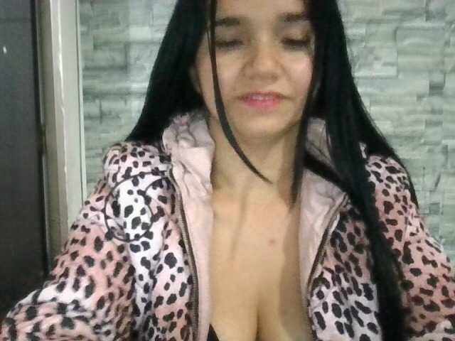 XiomaraSmith4 live cam on BongaCams