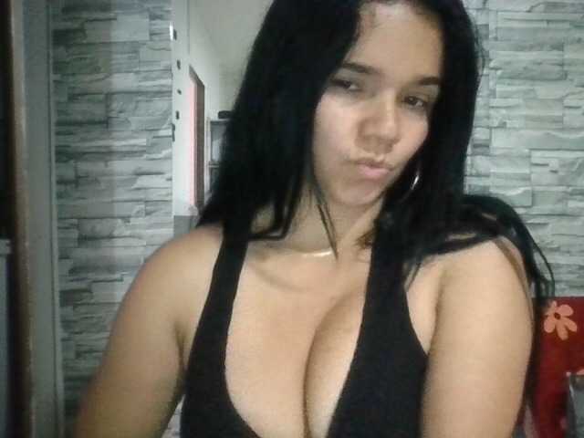 XiomaraSmith4 live cam on BongaCams
