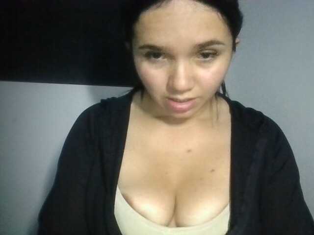 XiomaraSmith4 — live female cam