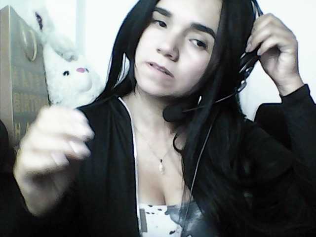 le modèle XiomaraSmith4 est en webcam porno dans un show sur le site bongacams, il possède les tags suivants: Latino/Hispanic,Brunette,Shaved