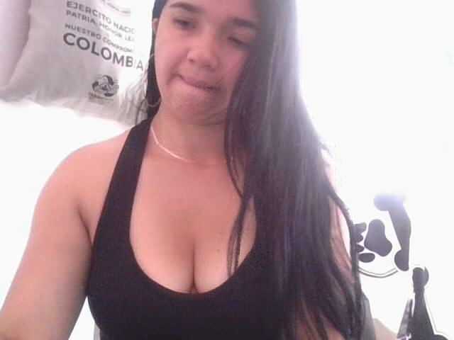 XiomaraSmith4 live cam on BongaCams