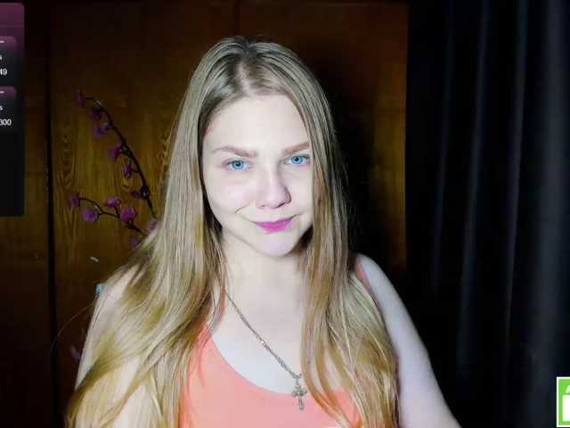 Emma-Frizea live cam on BongaCams