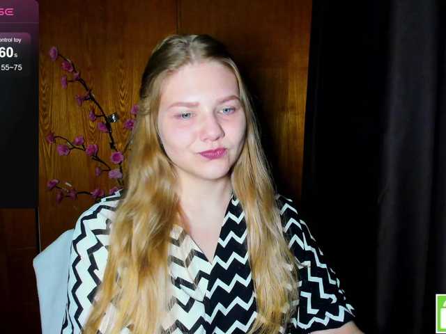 Emma-Frizea live cam on BongaCams