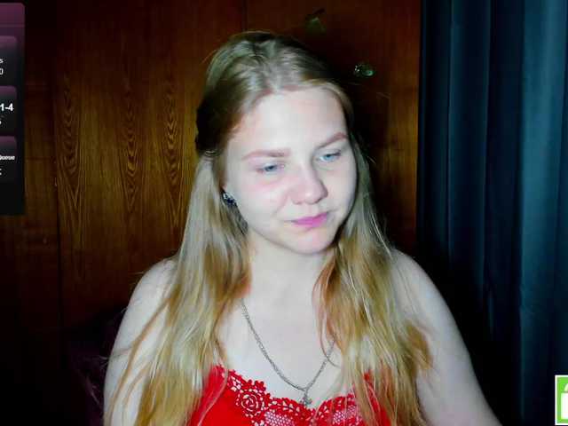 Emma-Frizea live cam on BongaCams