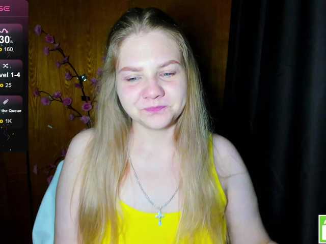 Emma-Frizea live cam on BongaCams