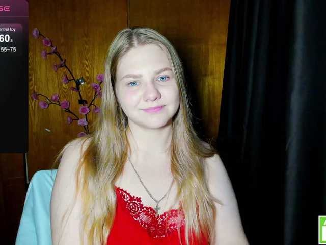 Emma-Frizea live cam on BongaCams