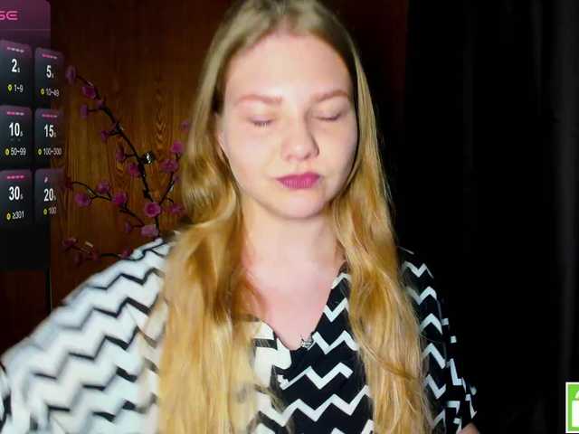 Emma-Frizea live cam on BongaCams
