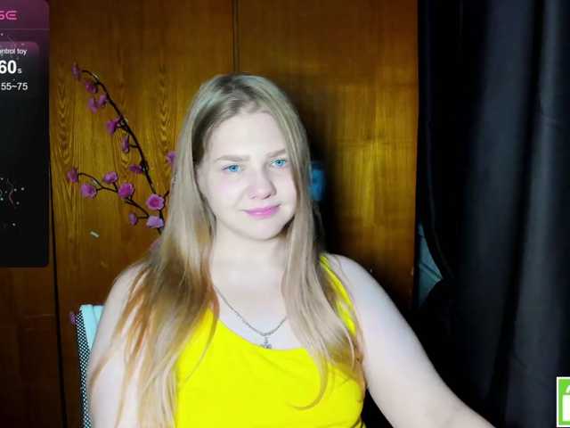 Emma-Frizea live cam on BongaCams