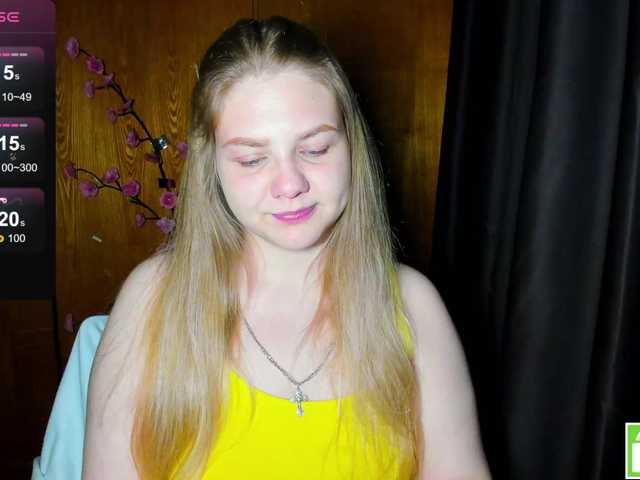 Emma-Frizea live cam on BongaCams