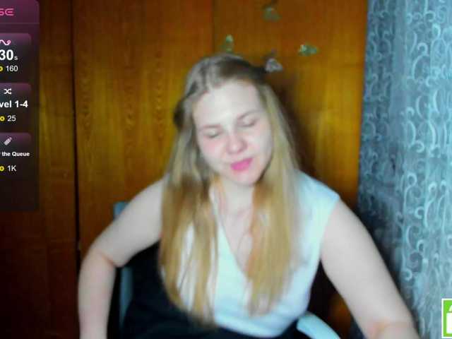 Emma-Frizea live cam on BongaCams