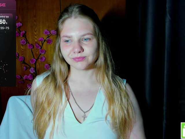 Emma-Frizea live cam on BongaCams