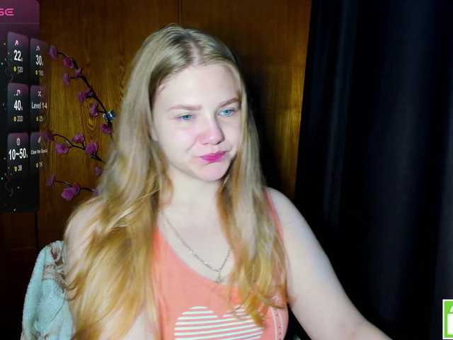 Emma-Frizea live cam on BongaCams