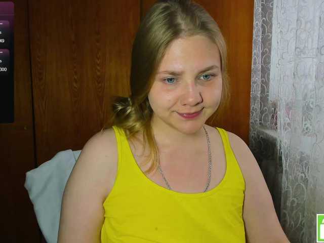Emma-Frizea Live Cam on BongaCams