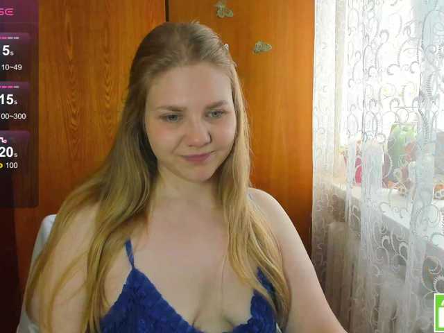 Emma-Frizea live cam on BongaCams