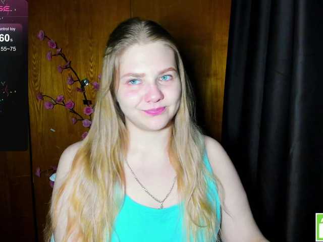 Emma-Frizea live cam on BongaCams