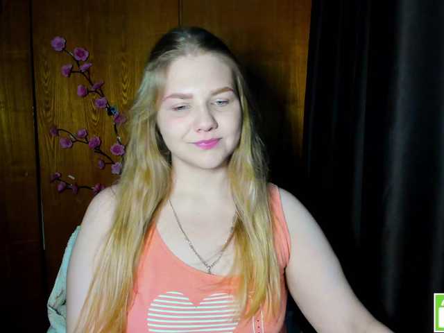 Emma-Frizea live cam on BongaCams