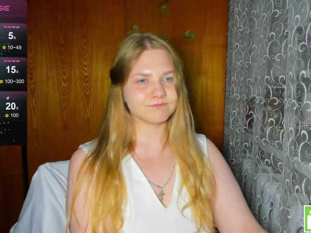 Emma-Frizea live cam on BongaCams