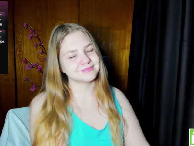 Emma-Frizea live cam on BongaCams