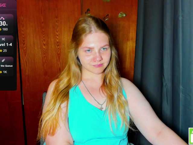 Emma-Frizea live cam on BongaCams