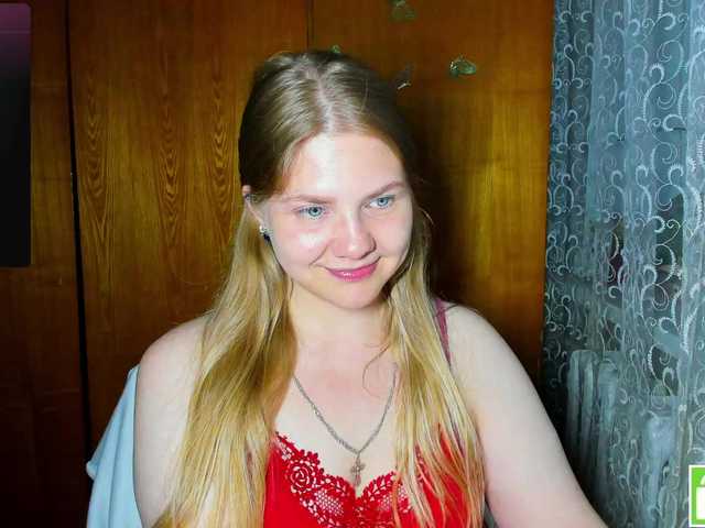 Emma-Frizea live cam on BongaCams