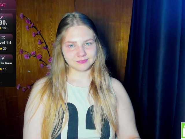 Emma-Frizea live cam on BongaCams