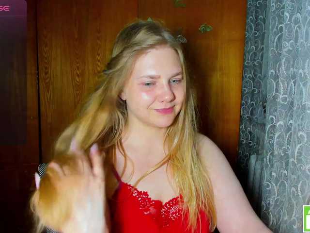Emma-Frizea live cam on BongaCams