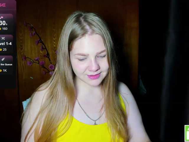Emma-Frizea live cam on BongaCams