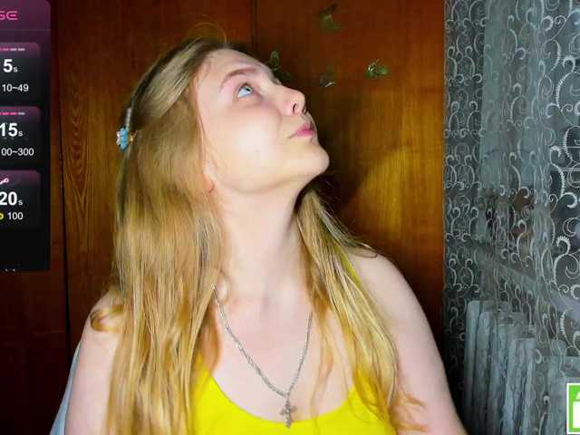 Emma-Frizea live cam on BongaCams