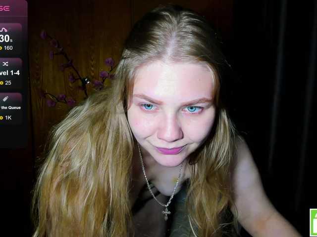 Emma-Frizea live cam on BongaCams