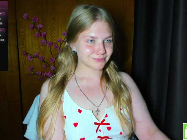 Emma-Frizea live cam on BongaCams