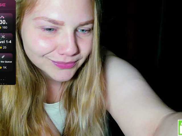 Emma-Frizea live cam on BongaCams