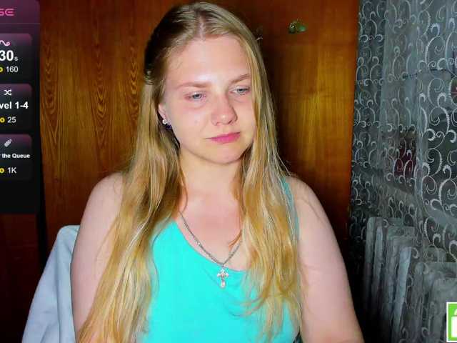 Emma-Frizea live cam on BongaCams