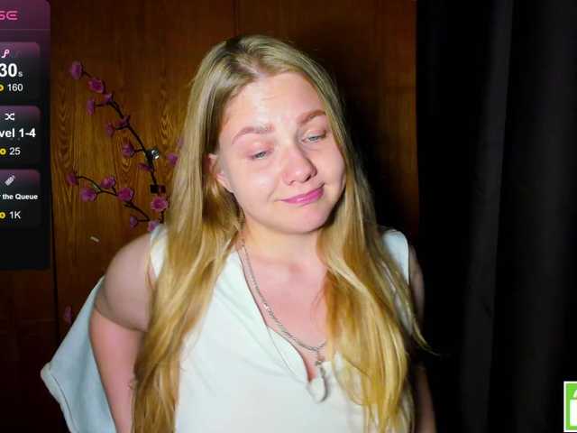 Emma-Frizea live cam on BongaCams