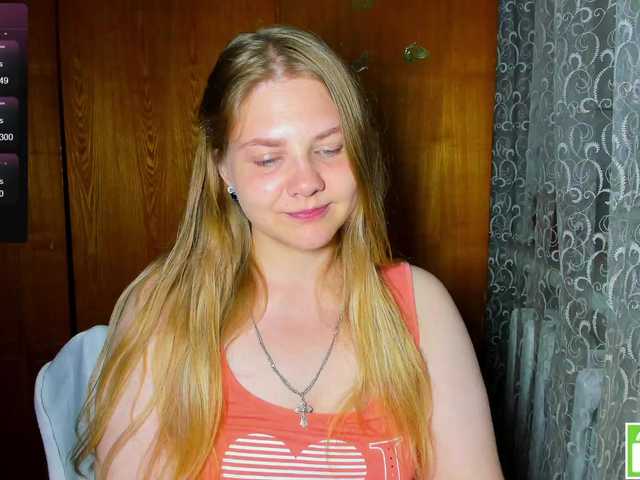 Emma-Frizea live cam on BongaCams