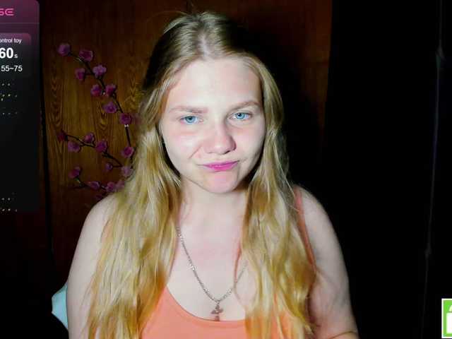 Emma-Frizea live cam on BongaCams