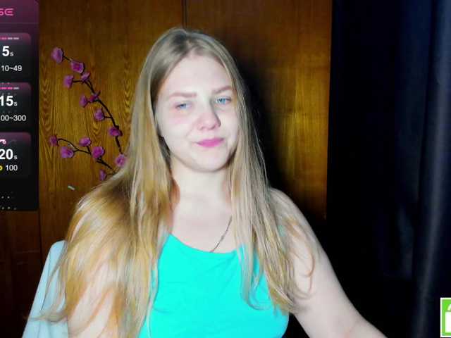 Emma-Frizea live cam on BongaCams