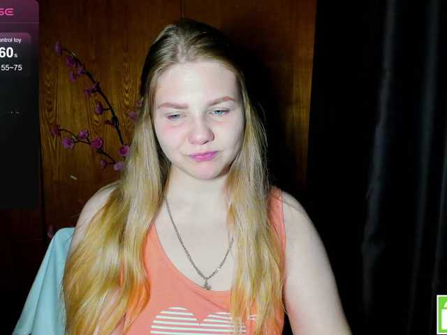 Emma-Frizea live cam on BongaCams