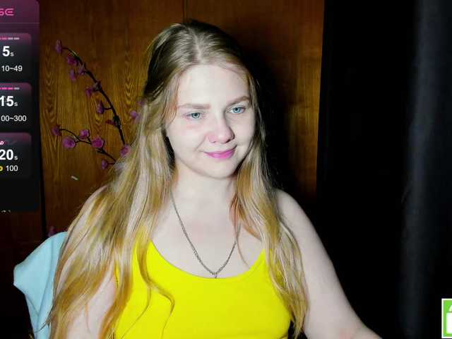 Emma-Frizea live cam on BongaCams
