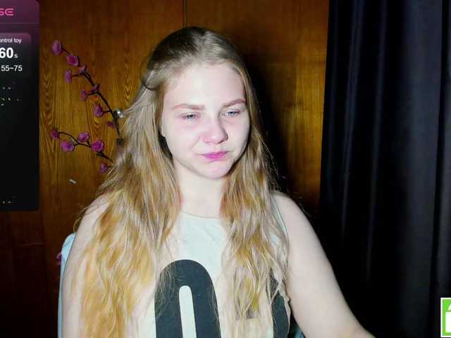 Emma-Frizea live cam on BongaCams