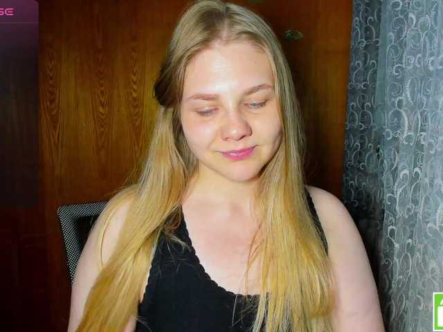 Emma-Frizea live cam on BongaCams