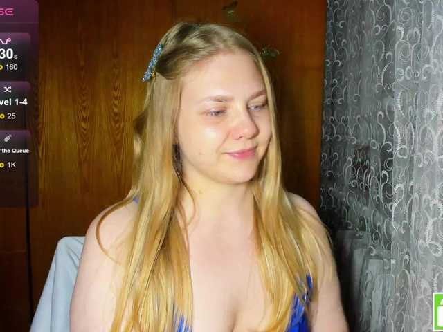 Emma-Frizea live cam on BongaCams