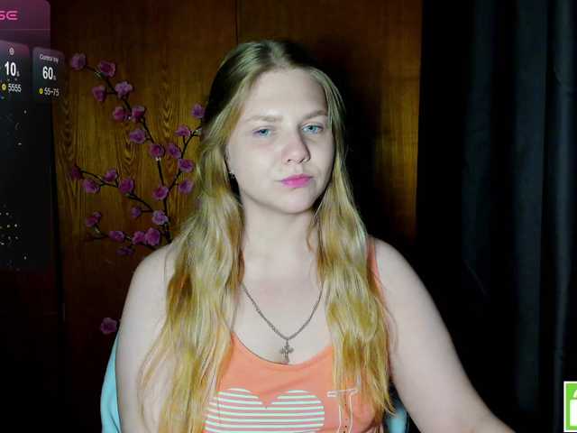 Emma-Frizea live cam on BongaCams